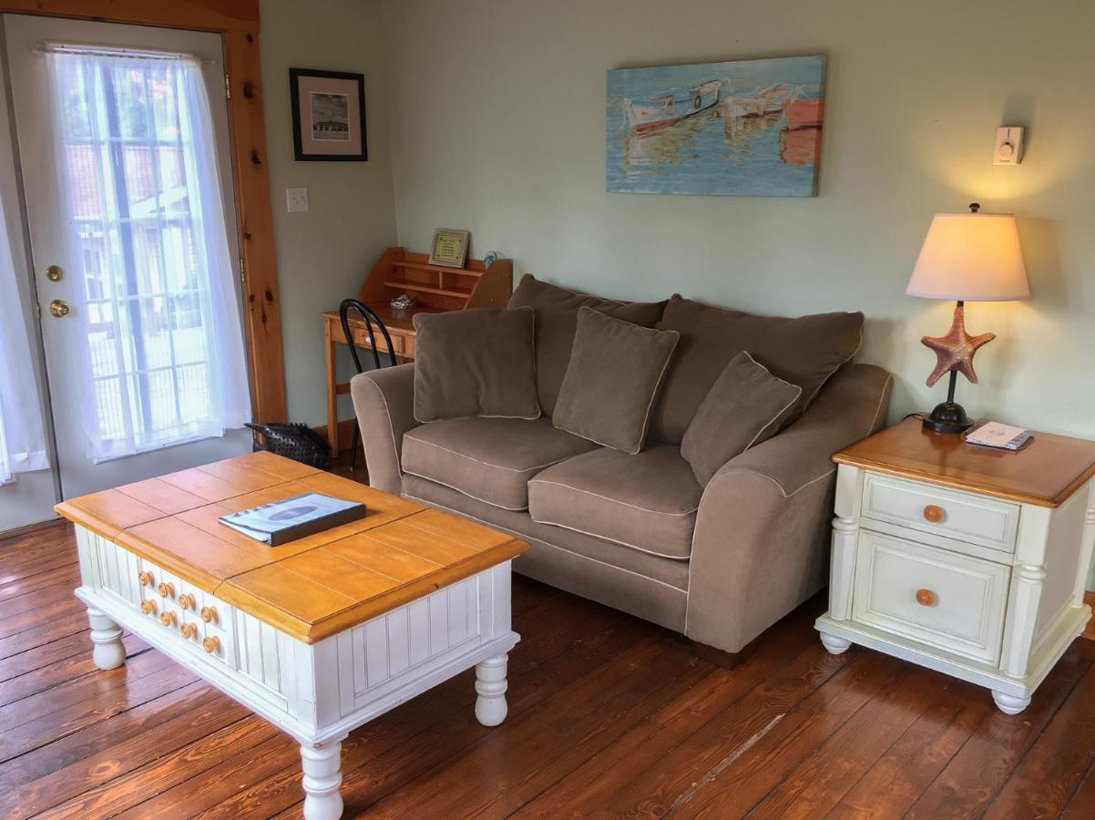 Larinda'S Landing Oceanfront Cottages Halifax Exterior foto