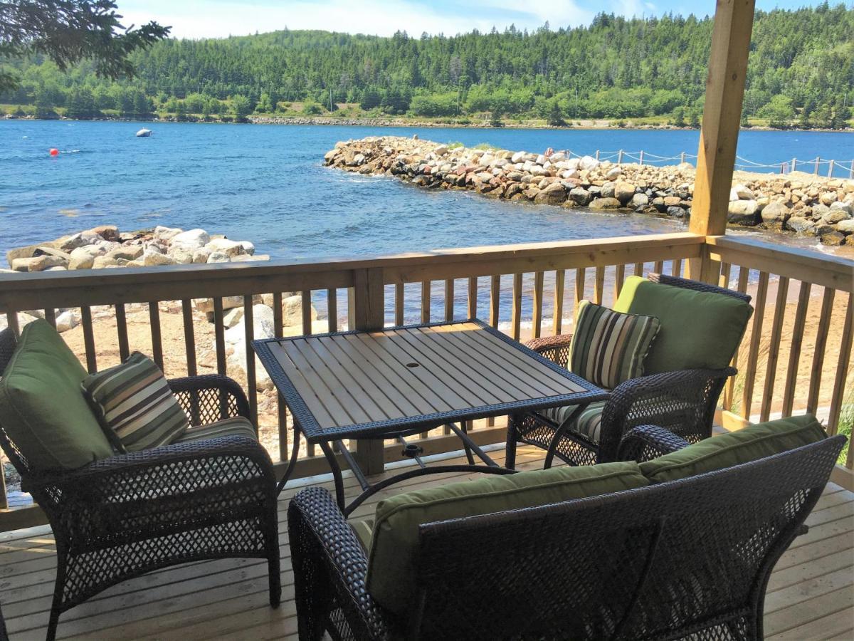 Larinda'S Landing Oceanfront Cottages Halifax Exterior foto